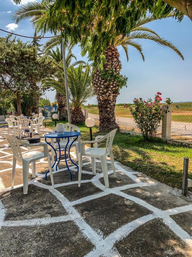 Galinis' Sea Front Studios Nea Kallikrateia Dış mekan fotoğraf