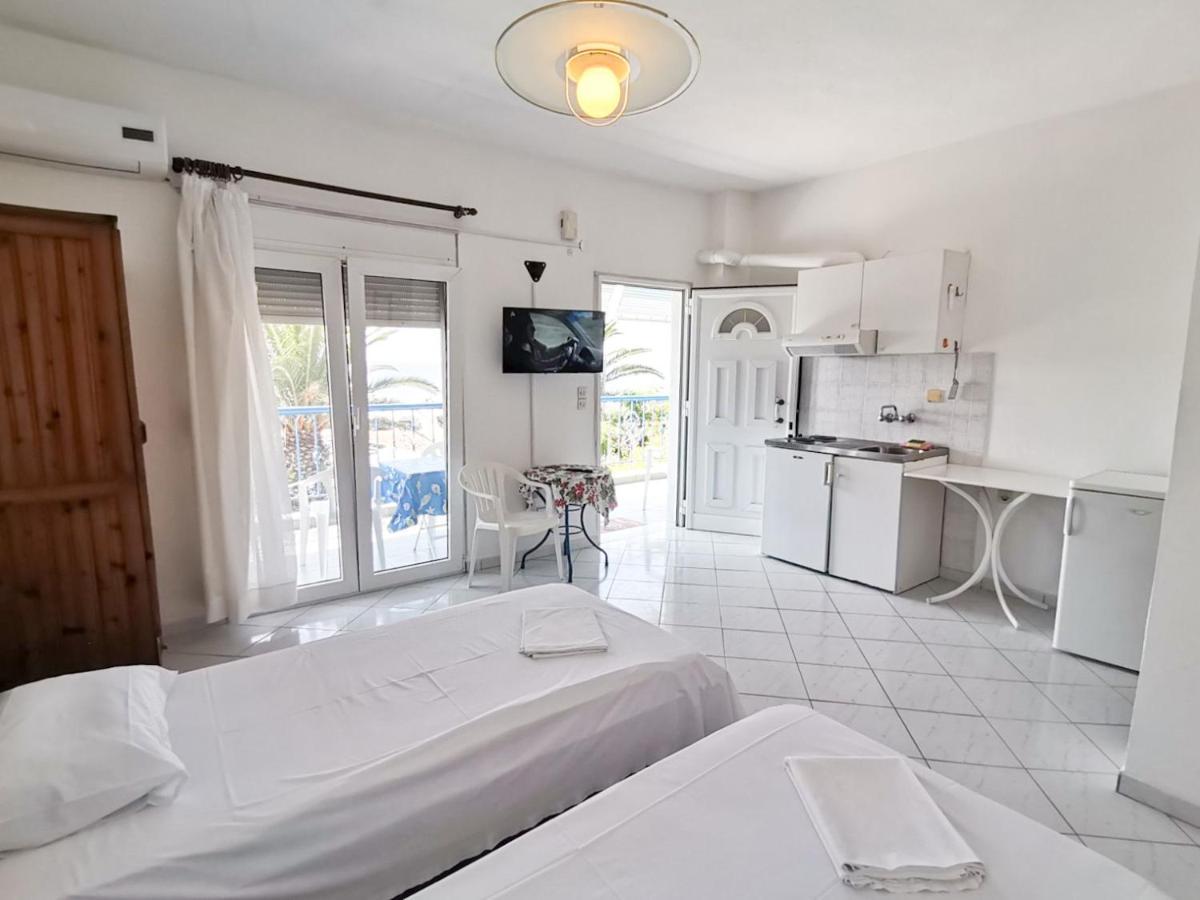 Galinis' Sea Front Studios Nea Kallikrateia Dış mekan fotoğraf
